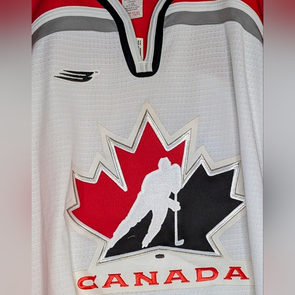 Bauer • 1998 Team Canada Olympic Hockey Jersey NWT | Vintage| RARE - Picture 3 of 8